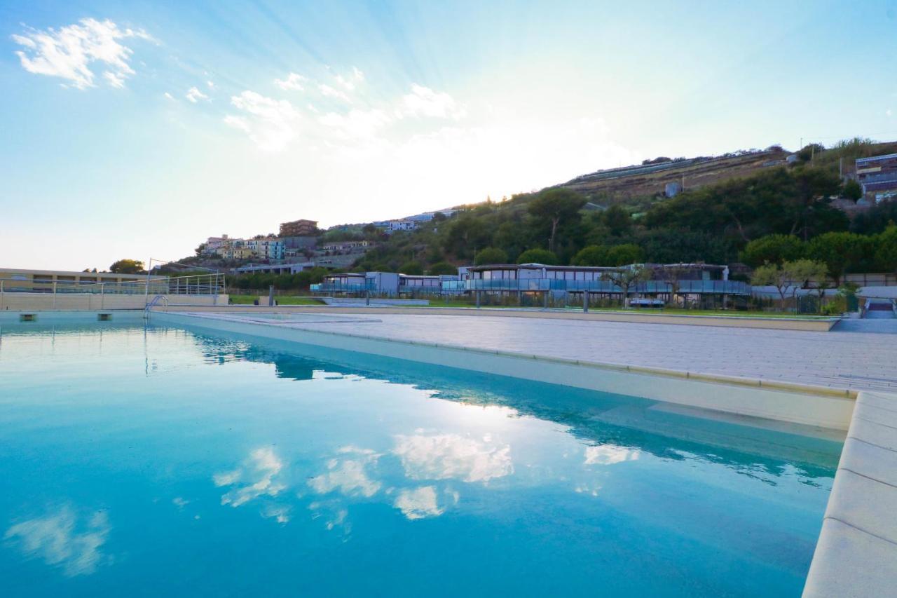 H11 Luxury 9A - Porto - Piscina - Jacuzzi Apartment Santo Stefano al Mare Exterior photo